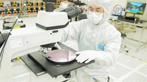 九峰山實驗室實現(xiàn)氮化鎵材料制備新突破，推動電子材料生產(chǎn)邁向新臺階